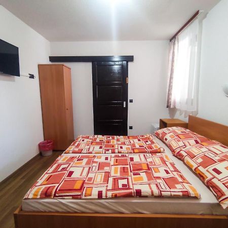 Viktoria Panzio Zamardi Hotel ภายนอก รูปภาพ