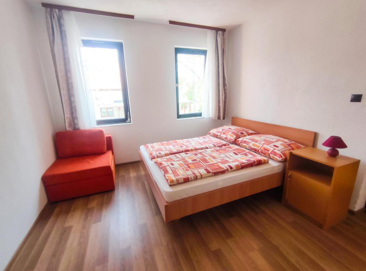 Viktoria Panzio Zamardi Hotel ภายนอก รูปภาพ