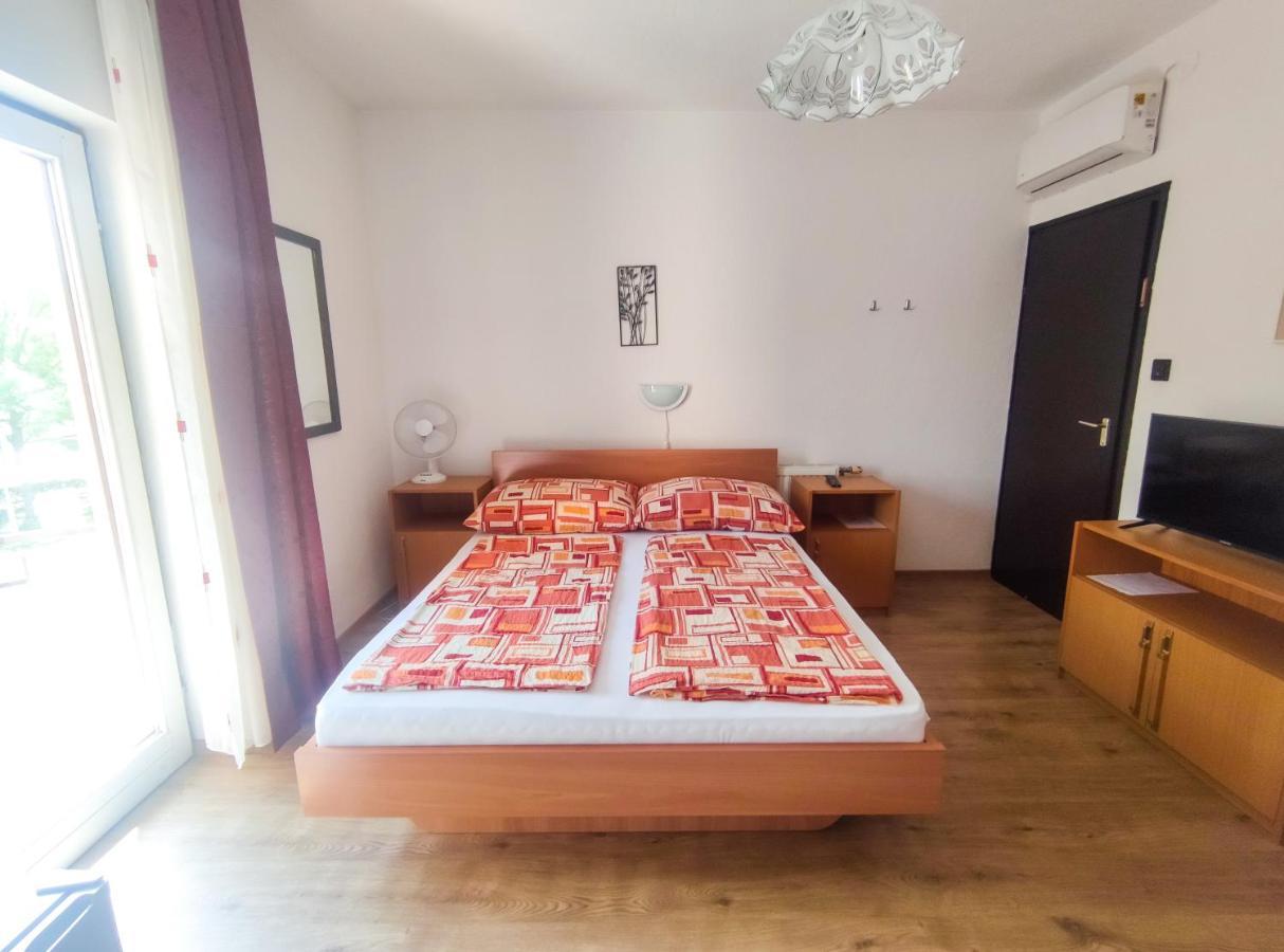 Viktoria Panzio Zamardi Hotel ภายนอก รูปภาพ