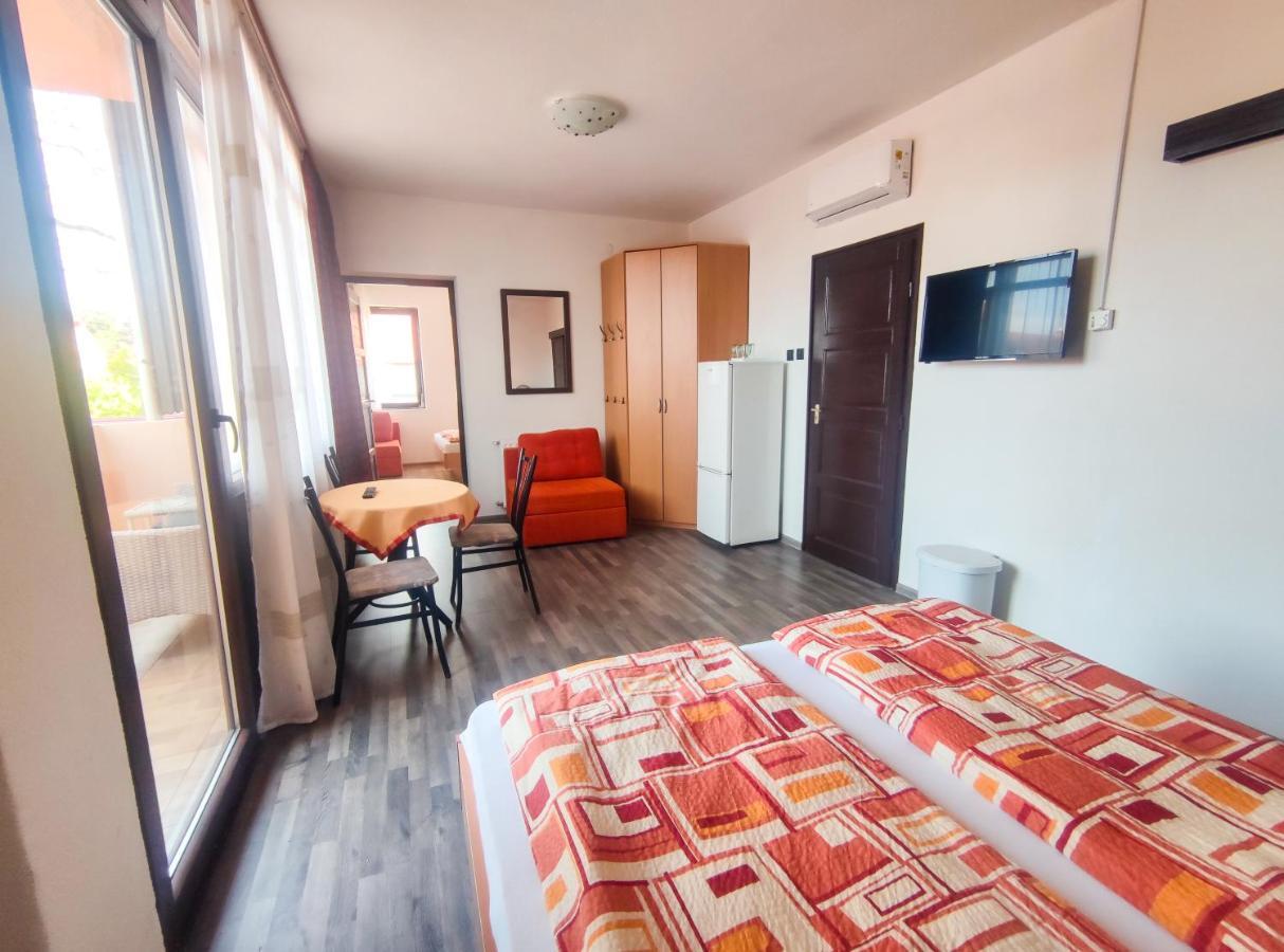 Viktoria Panzio Zamardi Hotel ภายนอก รูปภาพ