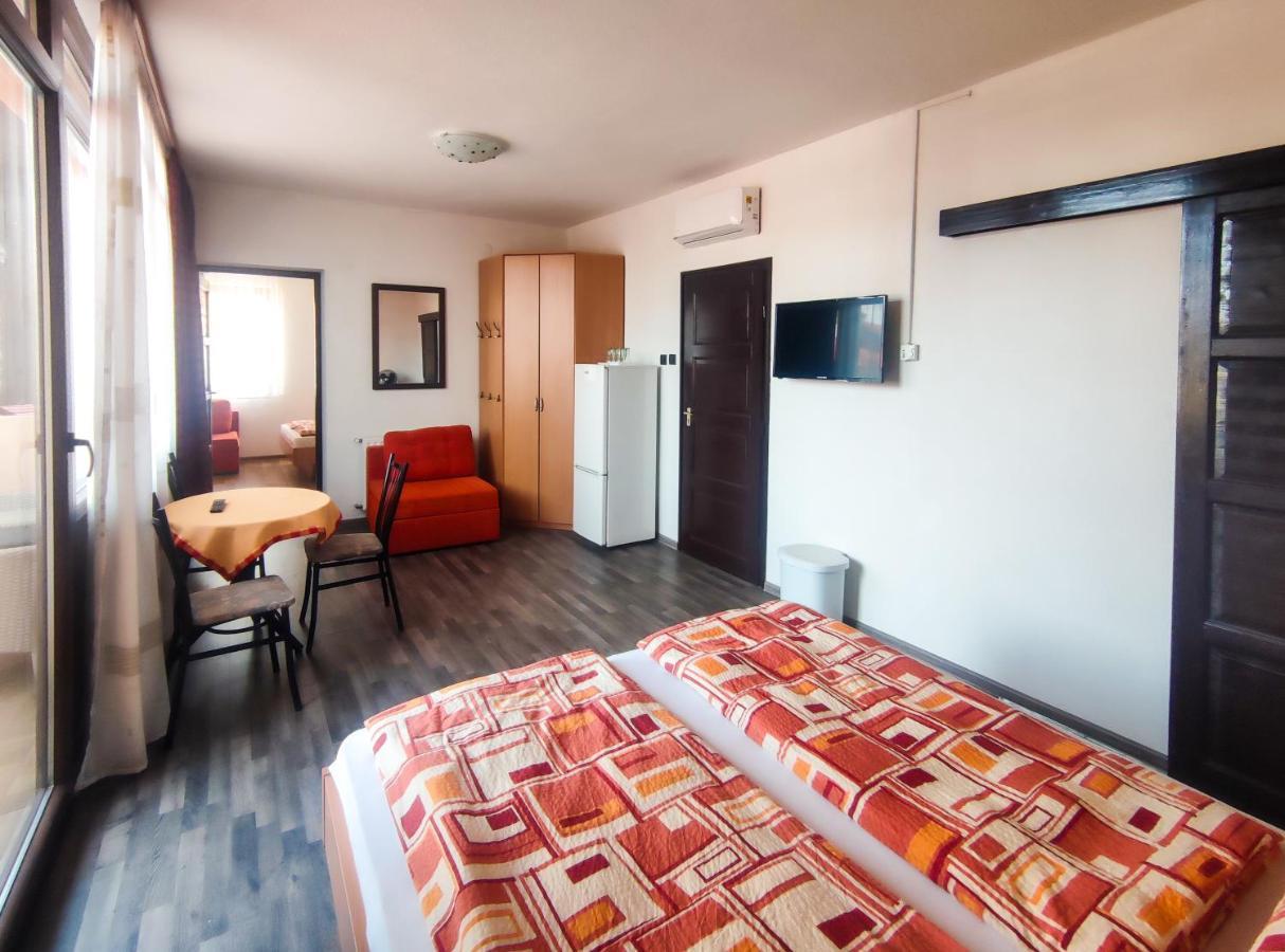 Viktoria Panzio Zamardi Hotel ภายนอก รูปภาพ