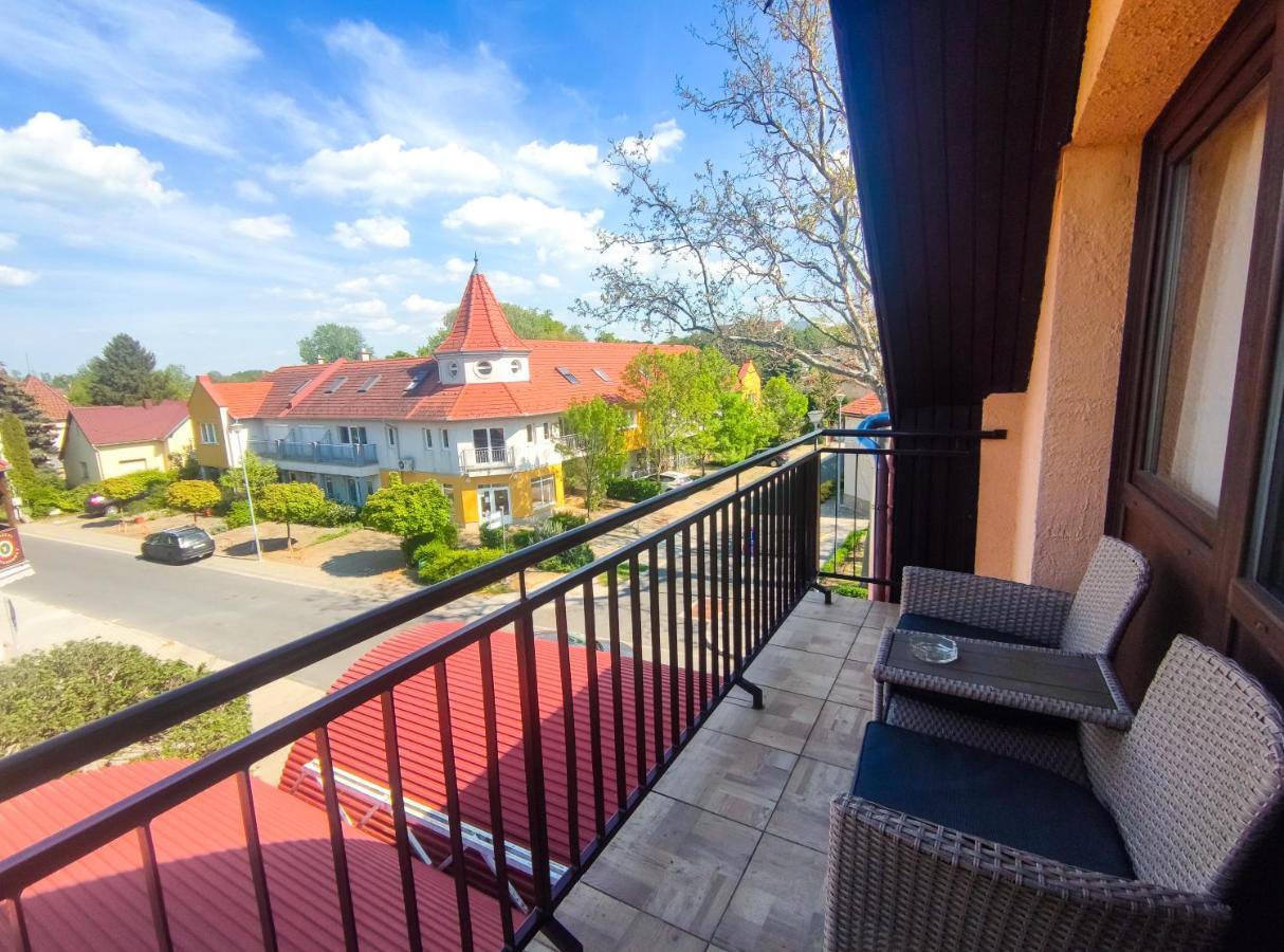 Viktoria Panzio Zamardi Hotel ภายนอก รูปภาพ